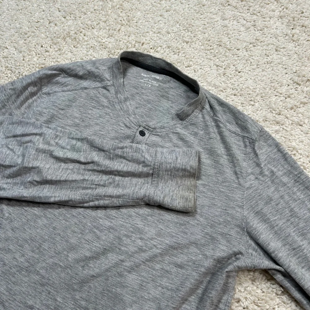 Banana Republic Henley Shirt Large Grey Long Sleeve Cotton Heather Soft